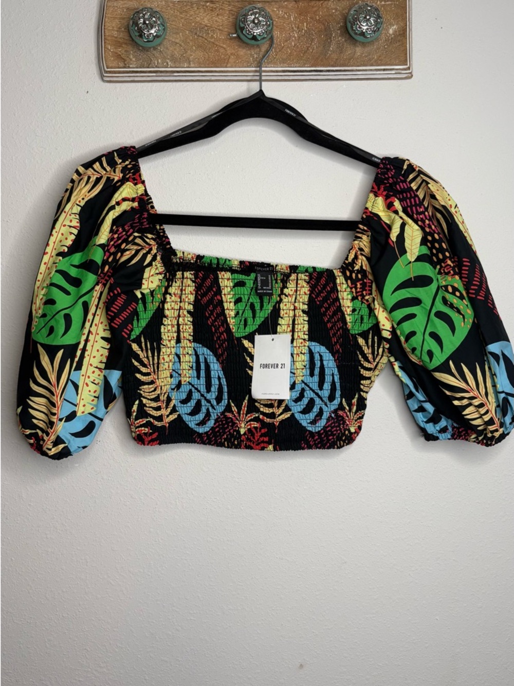 Forever 21 Black Tropical Leaf Smocked Puff Sleeve Crop Top